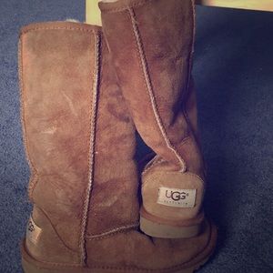 Real Uggs!! A couple stains and scratches